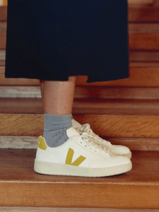 Veja Sneakers V-12 Leather Extra-White Liquor