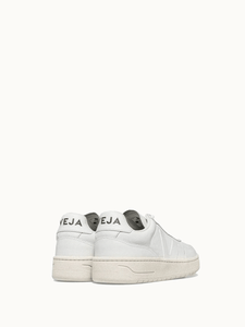 Veja Sneakers V-90 O.T. Leather Extra White